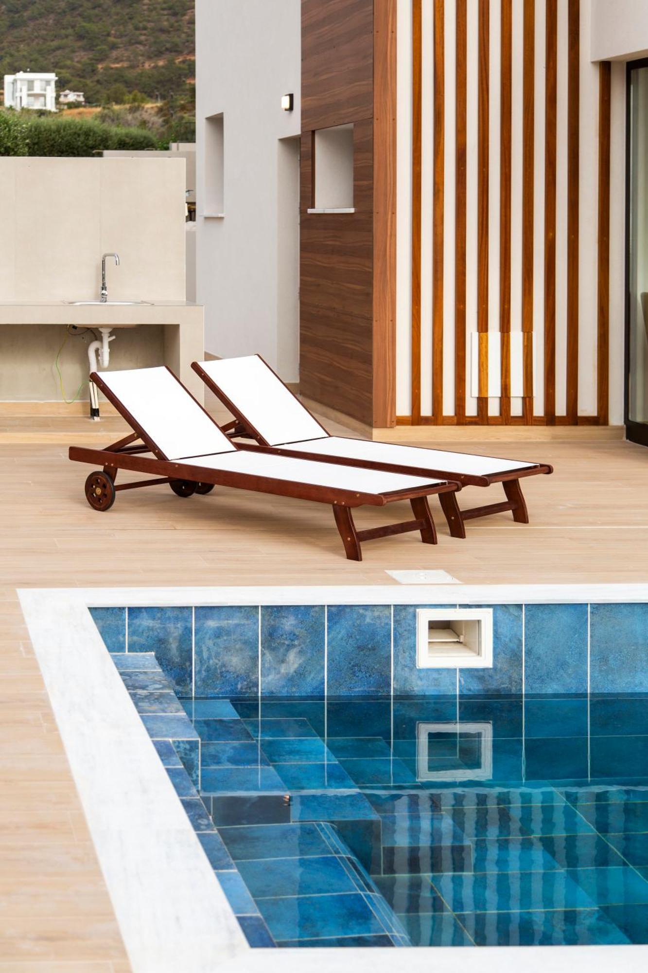 Santa Barbara Seafront Villas W Jacuzzi Pool Paphos Exterior photo